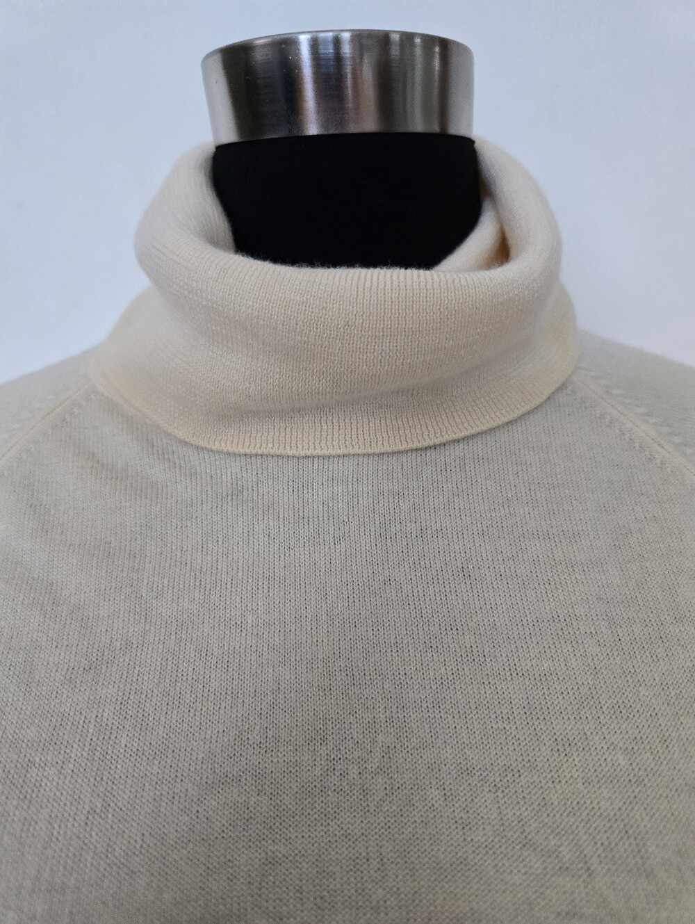 Italian Merino Wool Lightweight Turtleneck Sweater, Nordstrom Size Medium - Picture 2 of 11
